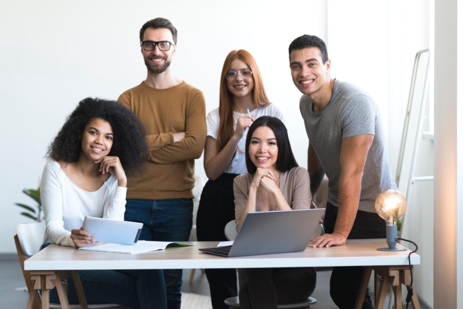 Tehnologii moderne de învățare financiară folosite în educația din 2025